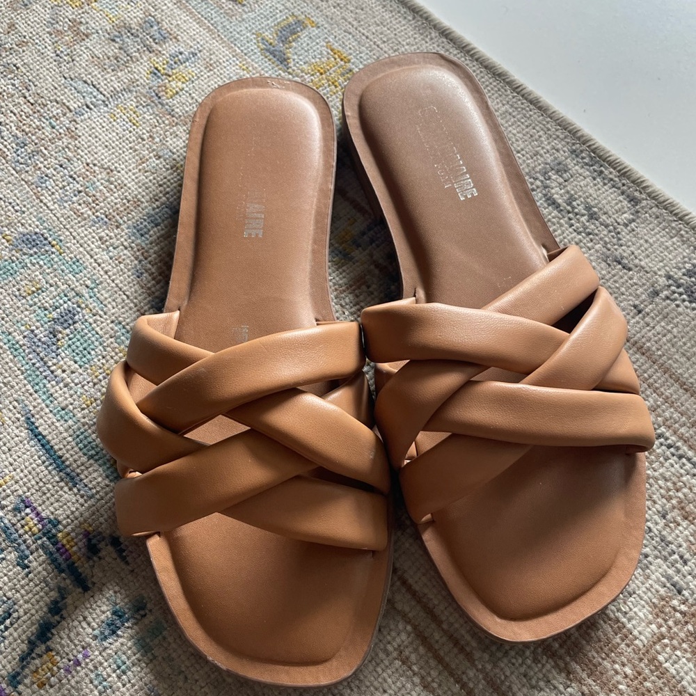 Sandals - Picture 2 of 5